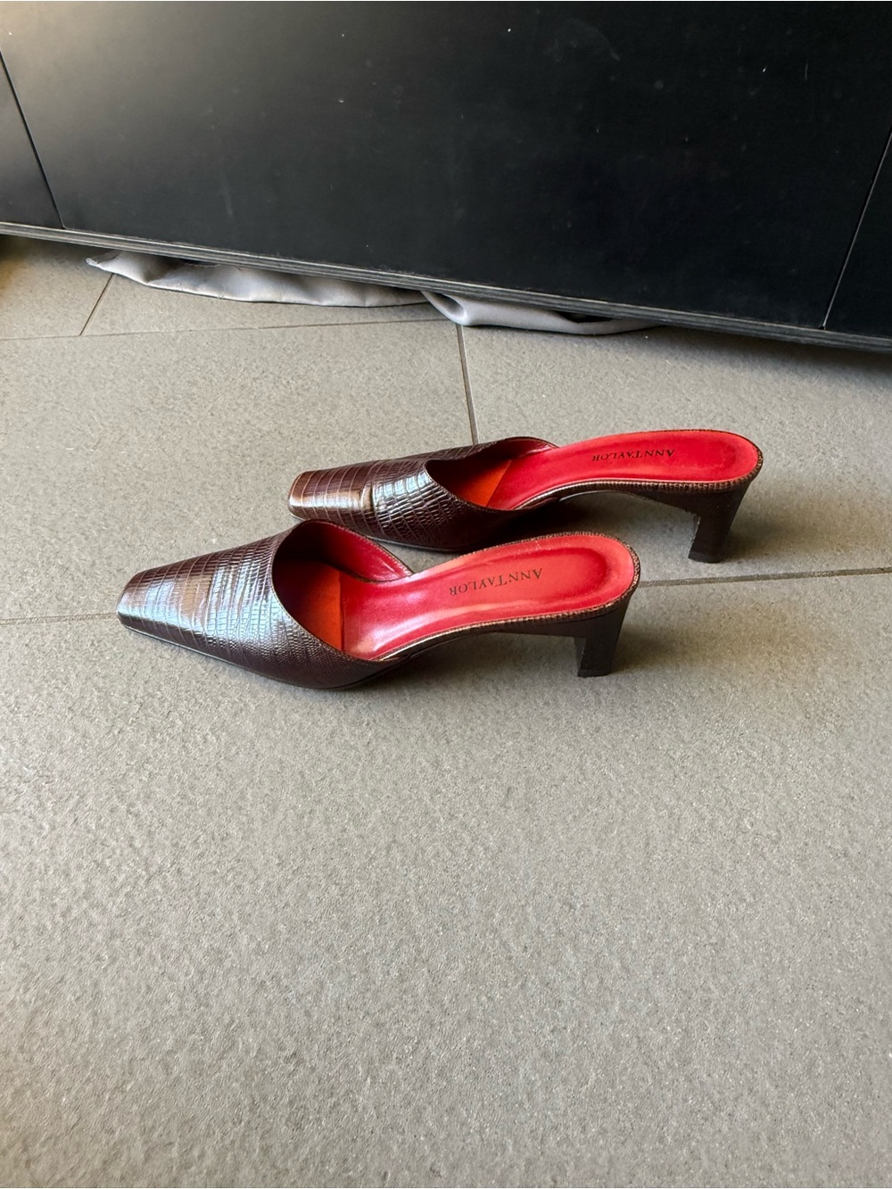 Ann Taylor Brown Croc Embossed Leather Mule Heels Women’s Size 7 M Made in Italy